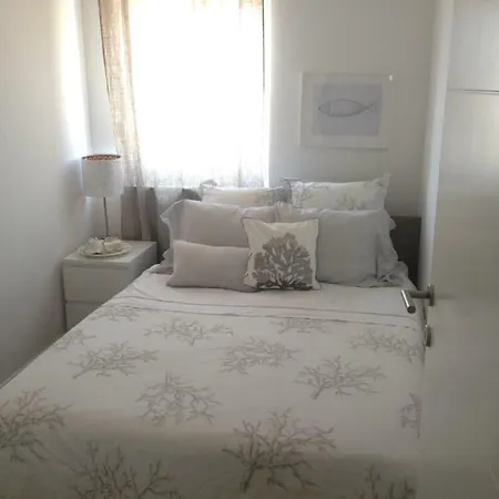 Near The Beach,free Parking&wifi Apartament
