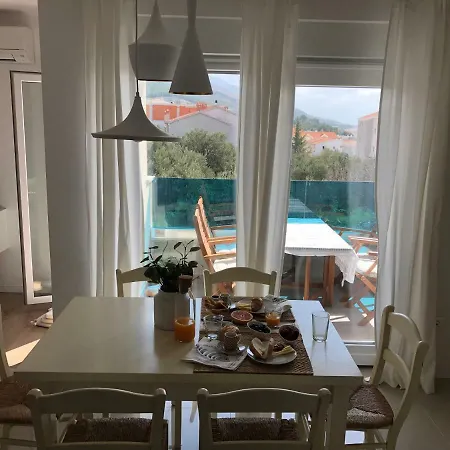Near The Beach,free Parking&wifi Apartment Makarska