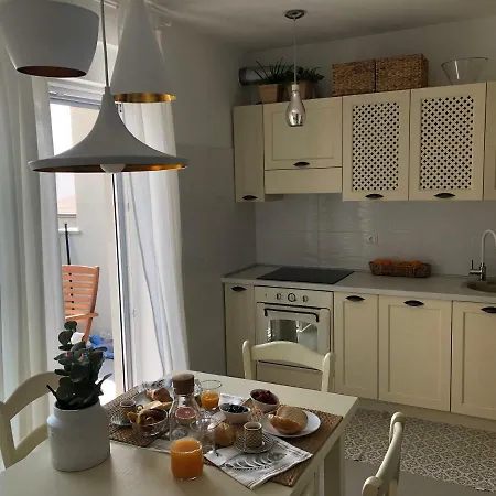 Daire Near The Beach,free Parking&wifi Makarska