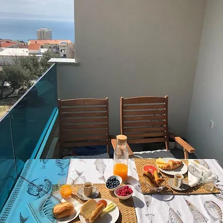 Near The Beach,free Parking&wifi Apartment *