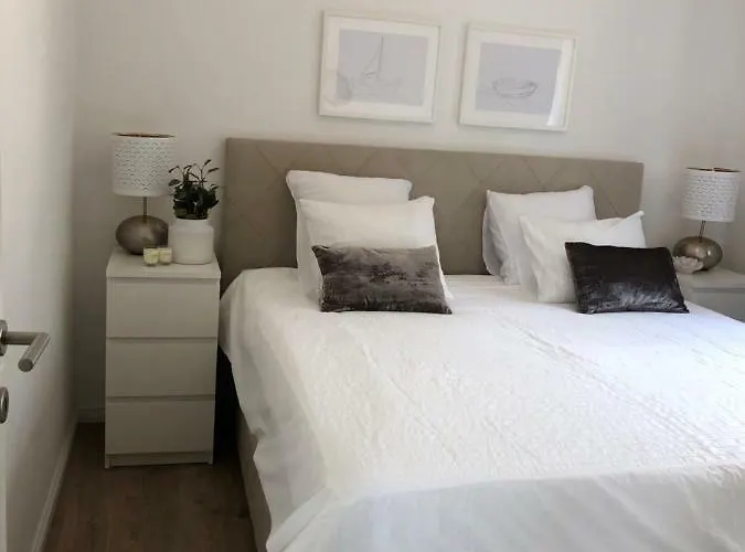 Apartment Near The Beach,free Parking&wifi