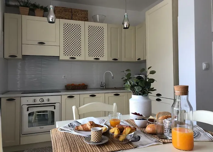 Near The Beach,free Parking&wifi