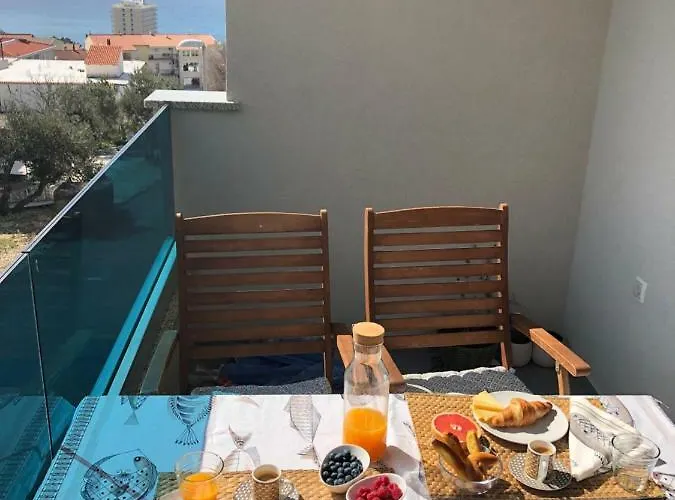 Near The Beach,free Parking&wifi Apartman *