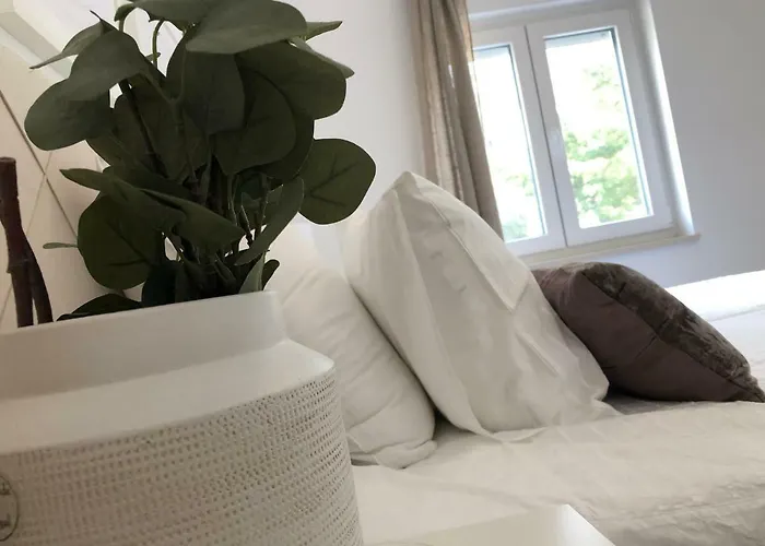 Near The Beach,free Parking&wifi Apartman *